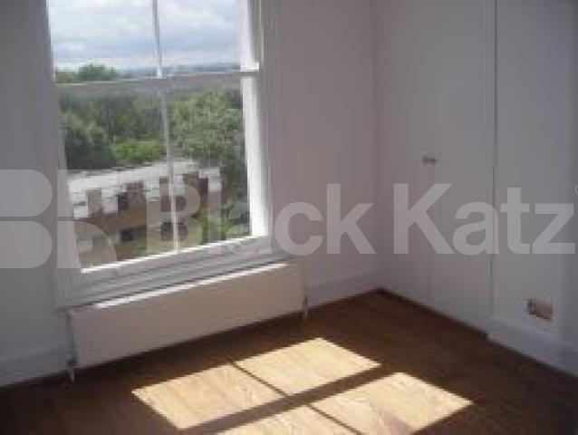 			New Instruction, 3 Bedroom, 1 bath, 1 reception Flat			 Cheverton Road, Highgate Boarders